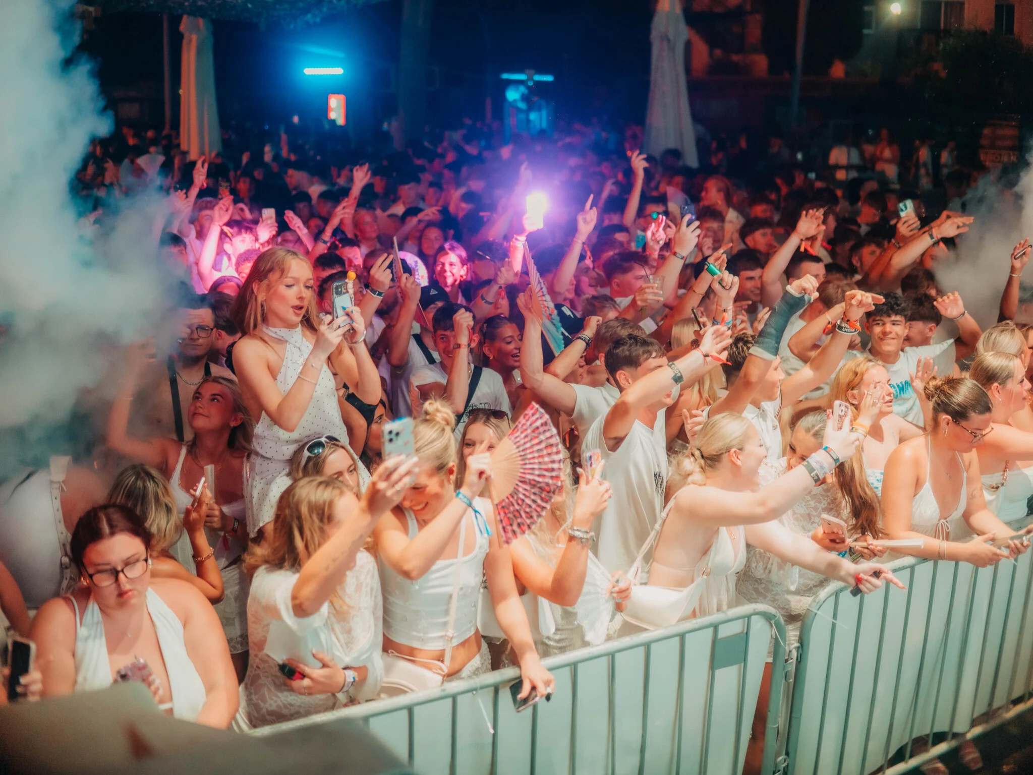 White summer party atmosferi